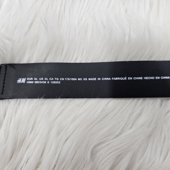 H&M front  buckle detail faux leather belt - Picture 5 of 7